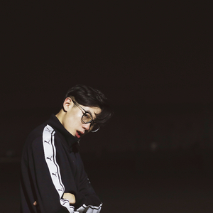 亚洲色偷偷精品
