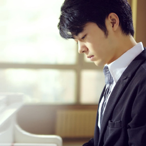 亚洲色偷偷精品
